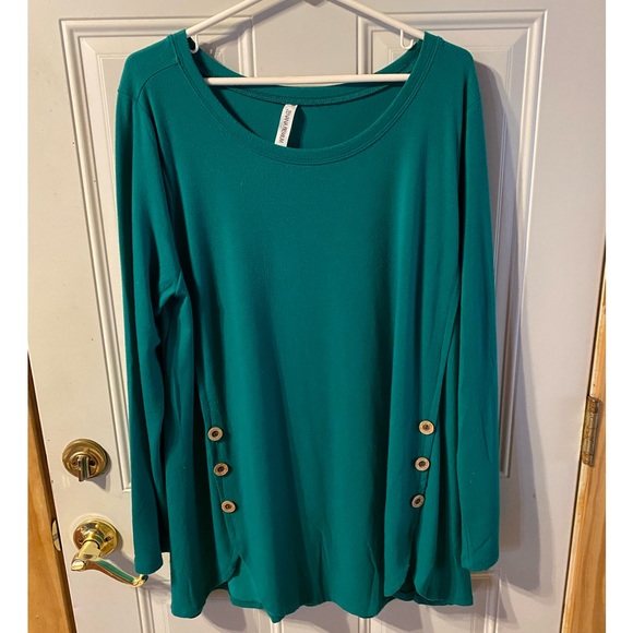 Zenana Outfitters Tops - Zenana Premium Tunic Top n Green Size 2X